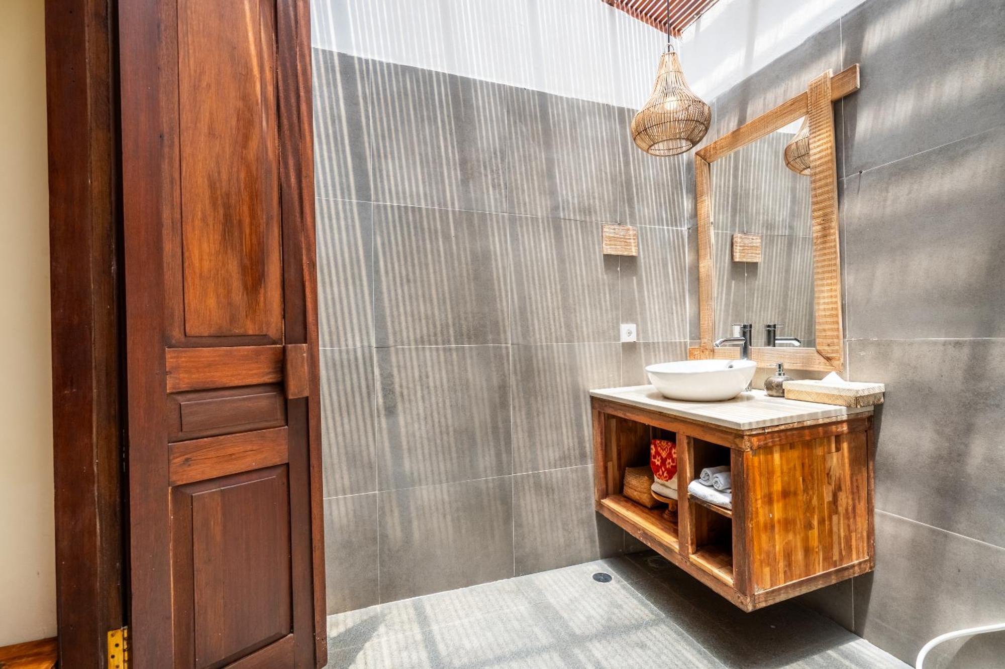Meruhdani Boutique Hotel Ubud Экстерьер фото